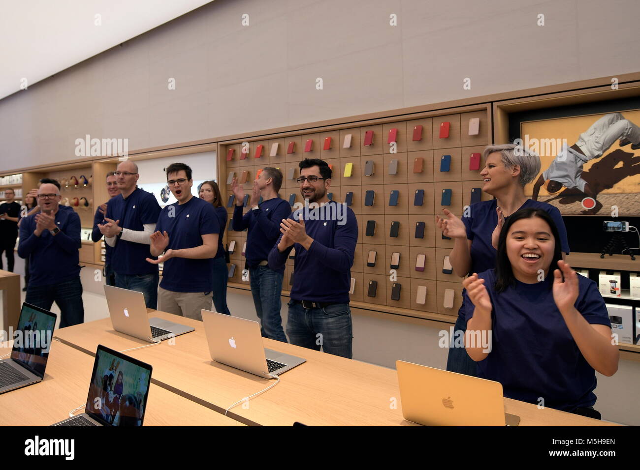 Wien, Österreich. Februar 24, 2018. An diesem Samstag, den Apple Store