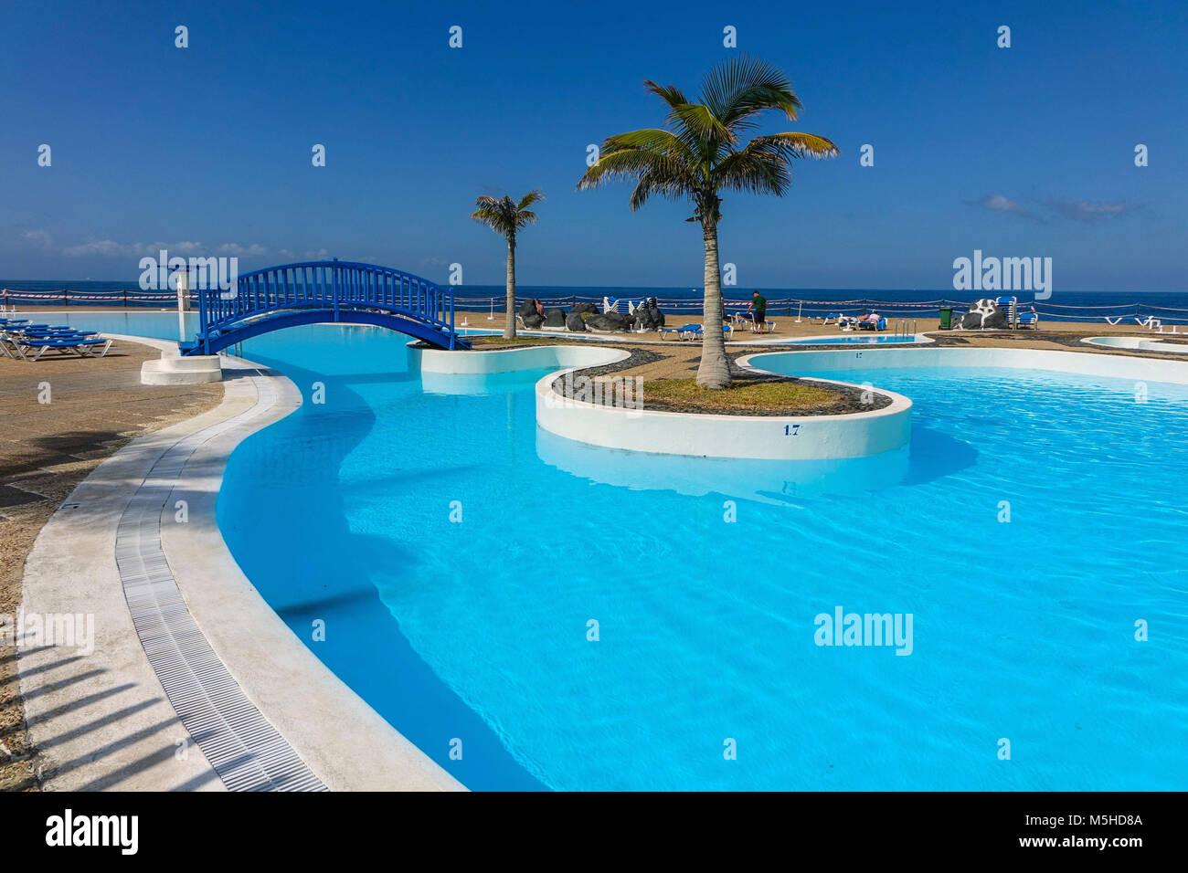 Außenpools Los Gigantes tourist resort, Teneriffa, Kanarische Inseln, Spanien Stockfoto