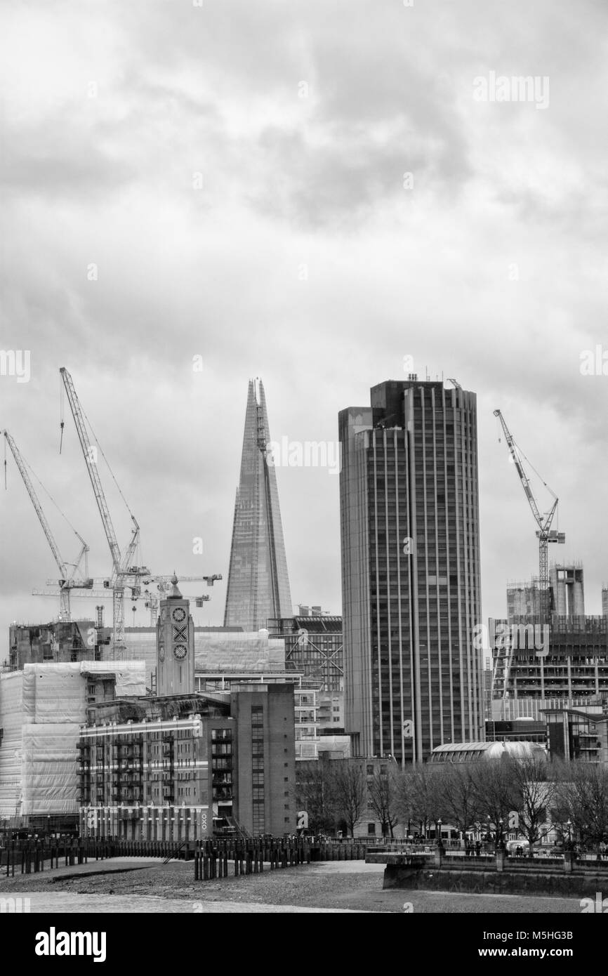 Das Oxo Tower mit dem Shard im Hintergrund, Southwark, London, England, UK. Credit: London Snapper Stockfoto