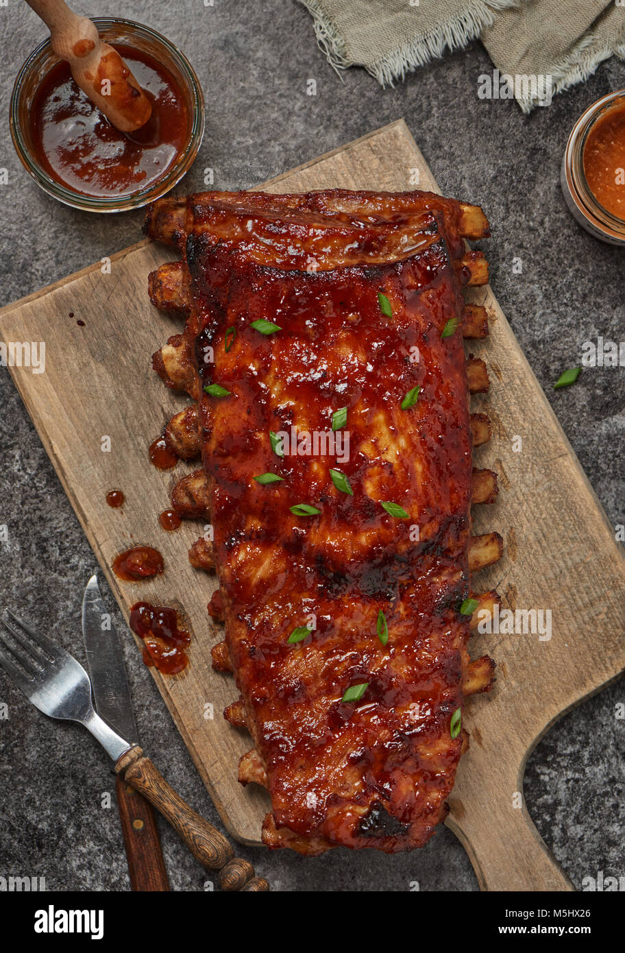 Grill rack -Fotos und -Bildmaterial in hoher Auflösung – Alamy