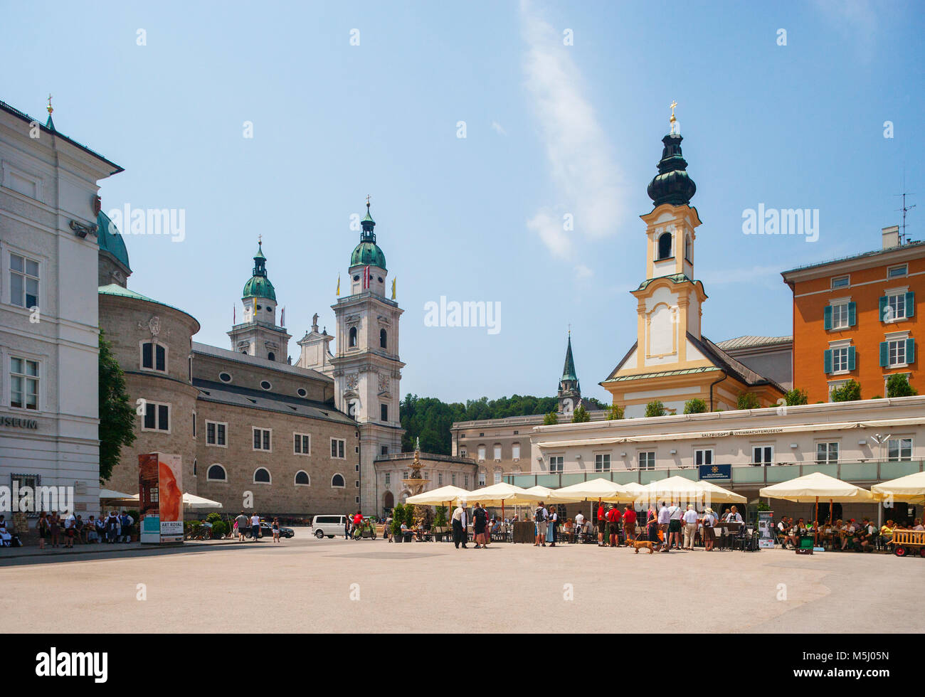 Österreich, Salzburg Land, Salzburg, Moritz Square, Salzburger Dom, St. Michael Kirche rechts Stockfoto