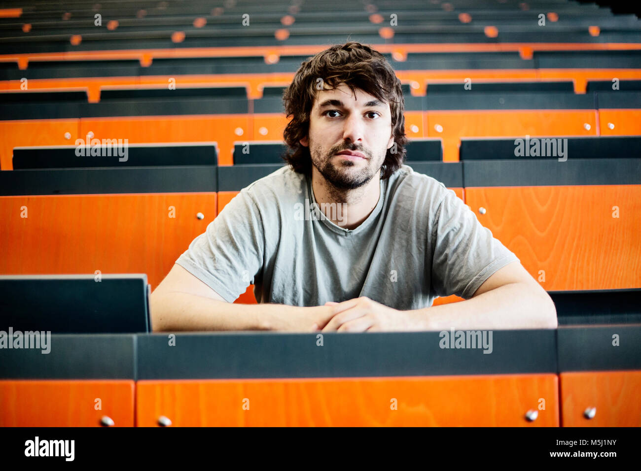 Portrait von Studenten im Hörsaal an der Universität Stockfoto