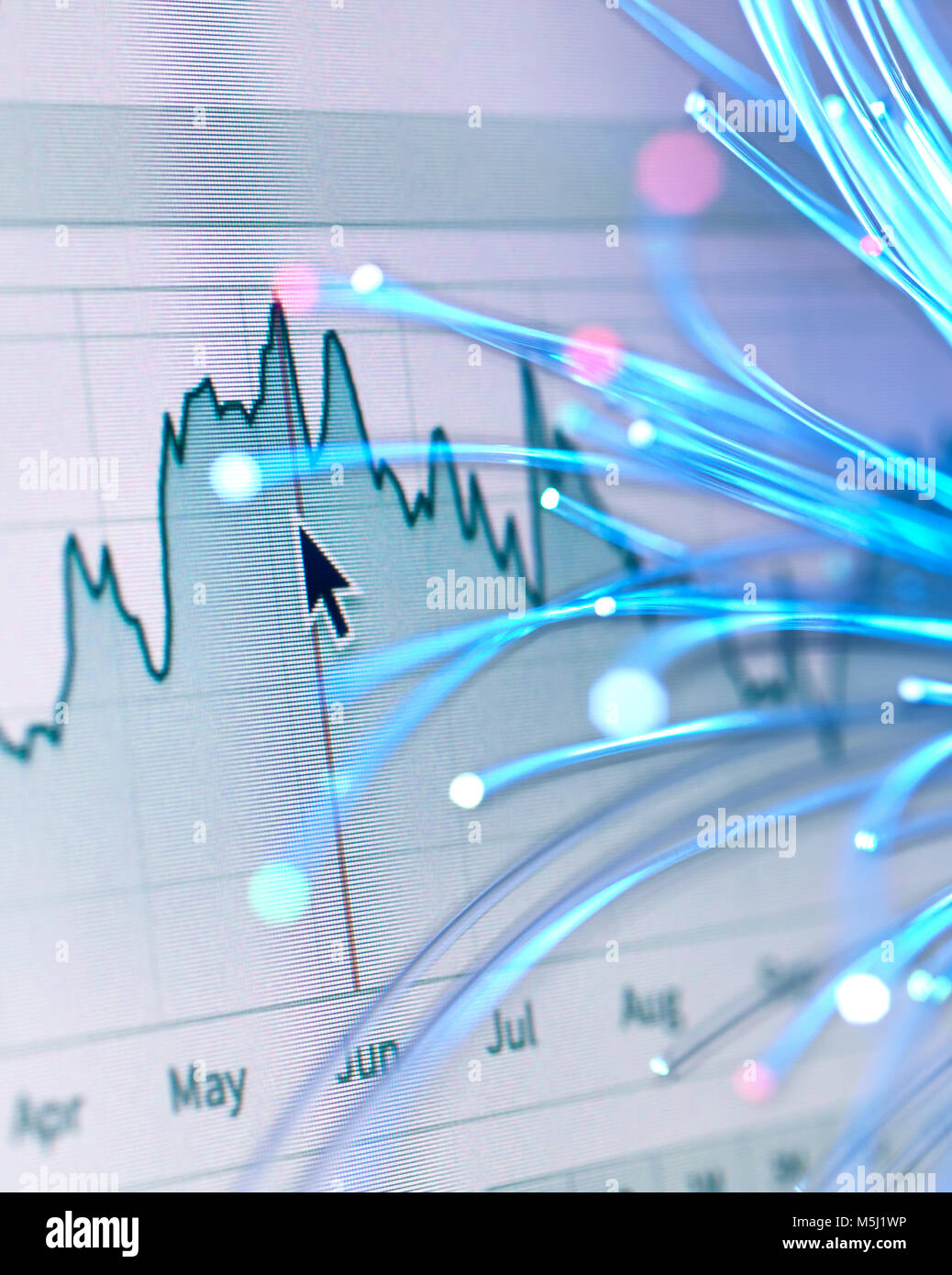 Finanzcharts und Faseroptik symbolisiert innovative Entwicklung der Börsen Stockfoto
