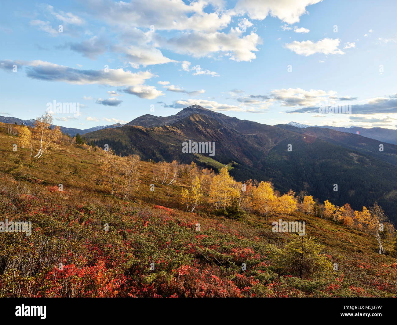 Österreich, Tirol, Tuxer Alpen, Schwaz Gilfert, Landschaft im Herbst Stockfoto