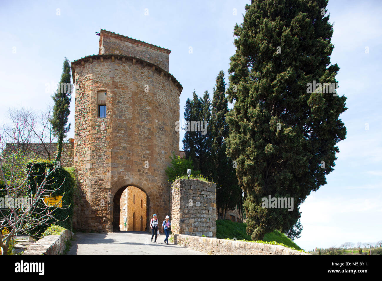 Porta dei Cappuccini, San Quirico d'Orcia, Toskana, Italien, Europa Stockfoto