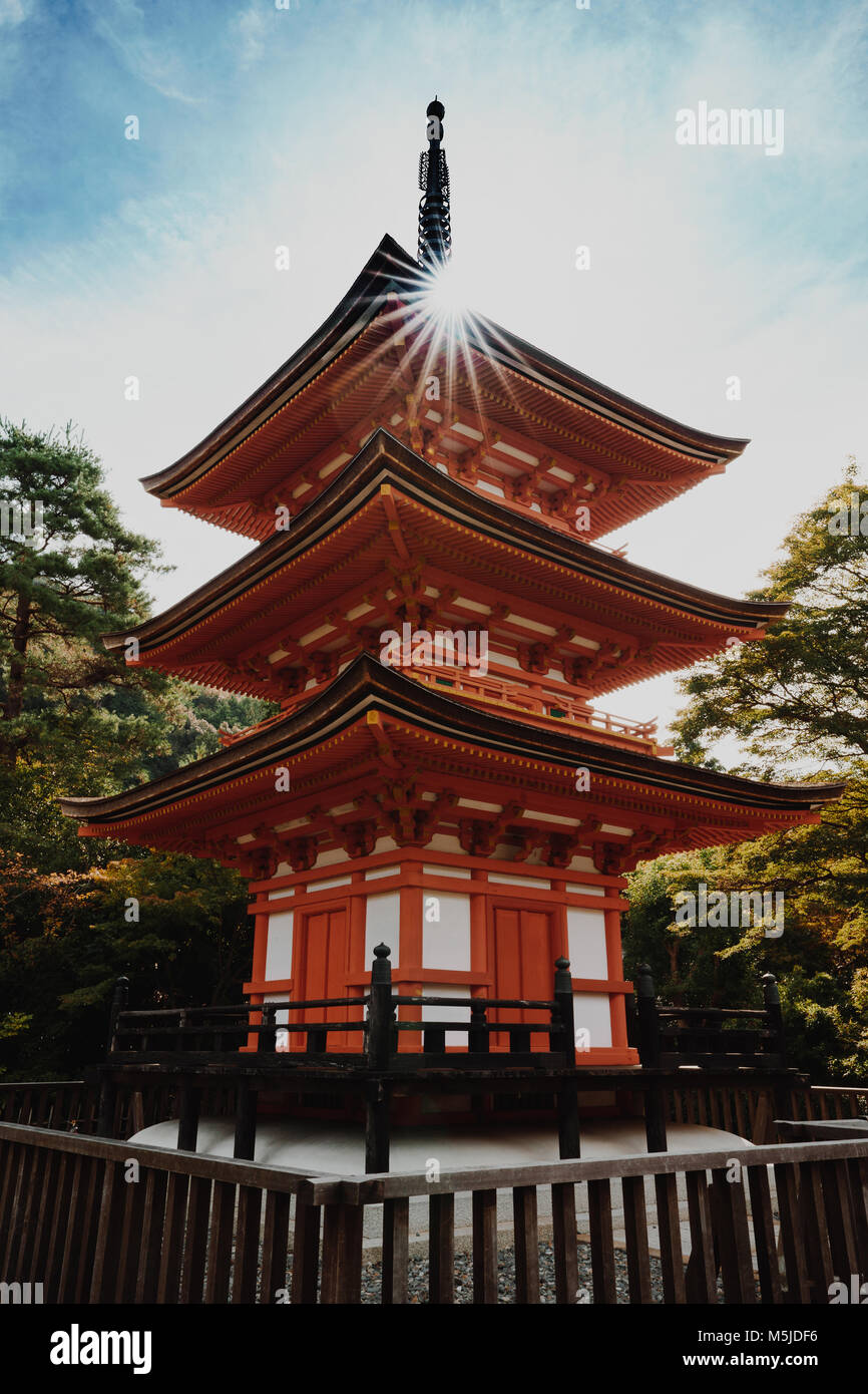 Kyoto buddhistische Tempel und Pagode in Japan. Künstlerische Interpretation. Stockfoto