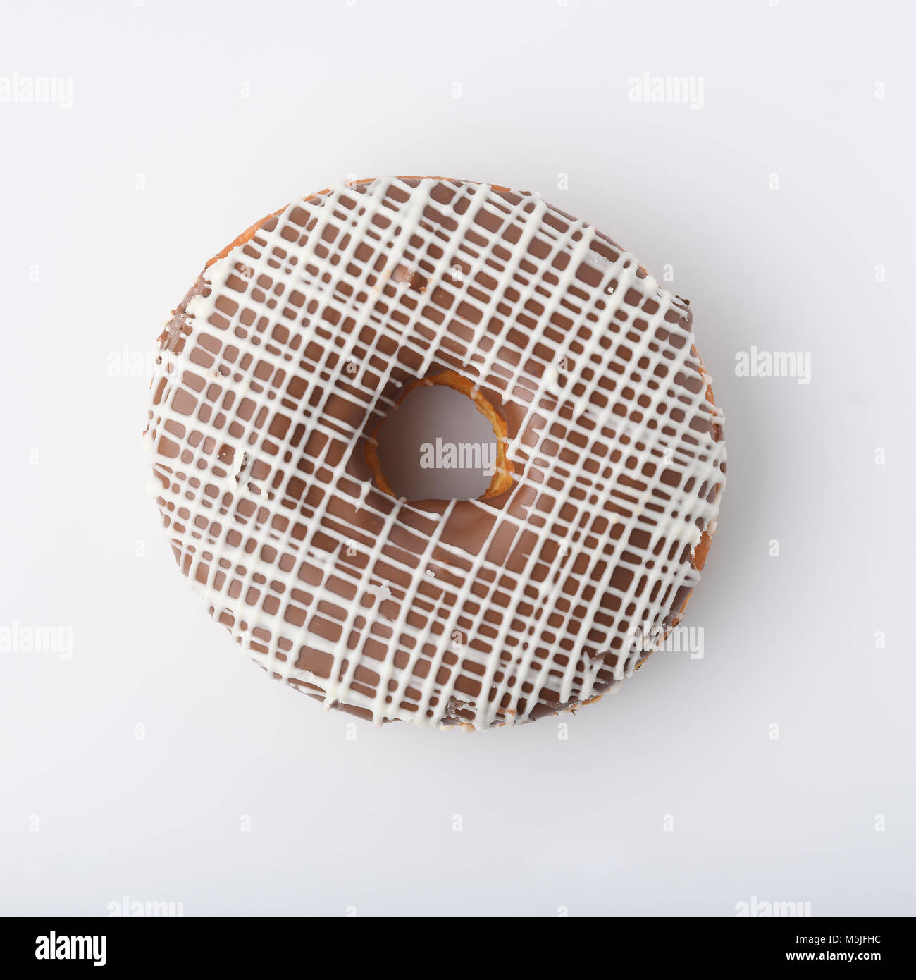 Essen: Blick von oben auf die Schokolade Donut isoliert auf weißem Hintergrund Stockfoto