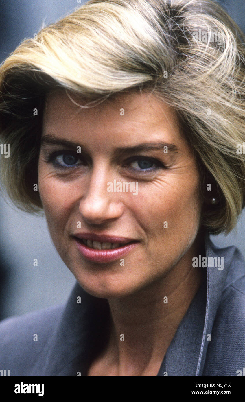 Britische Fernsehmoderatorin Selina Scott 1989 Stockfoto
