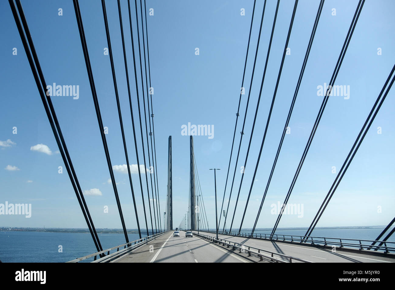Oresund Brücke zwischen Kopenhagen, Danemark in Malmö, Schweden. 6. August 2015. Fast 16 km lang