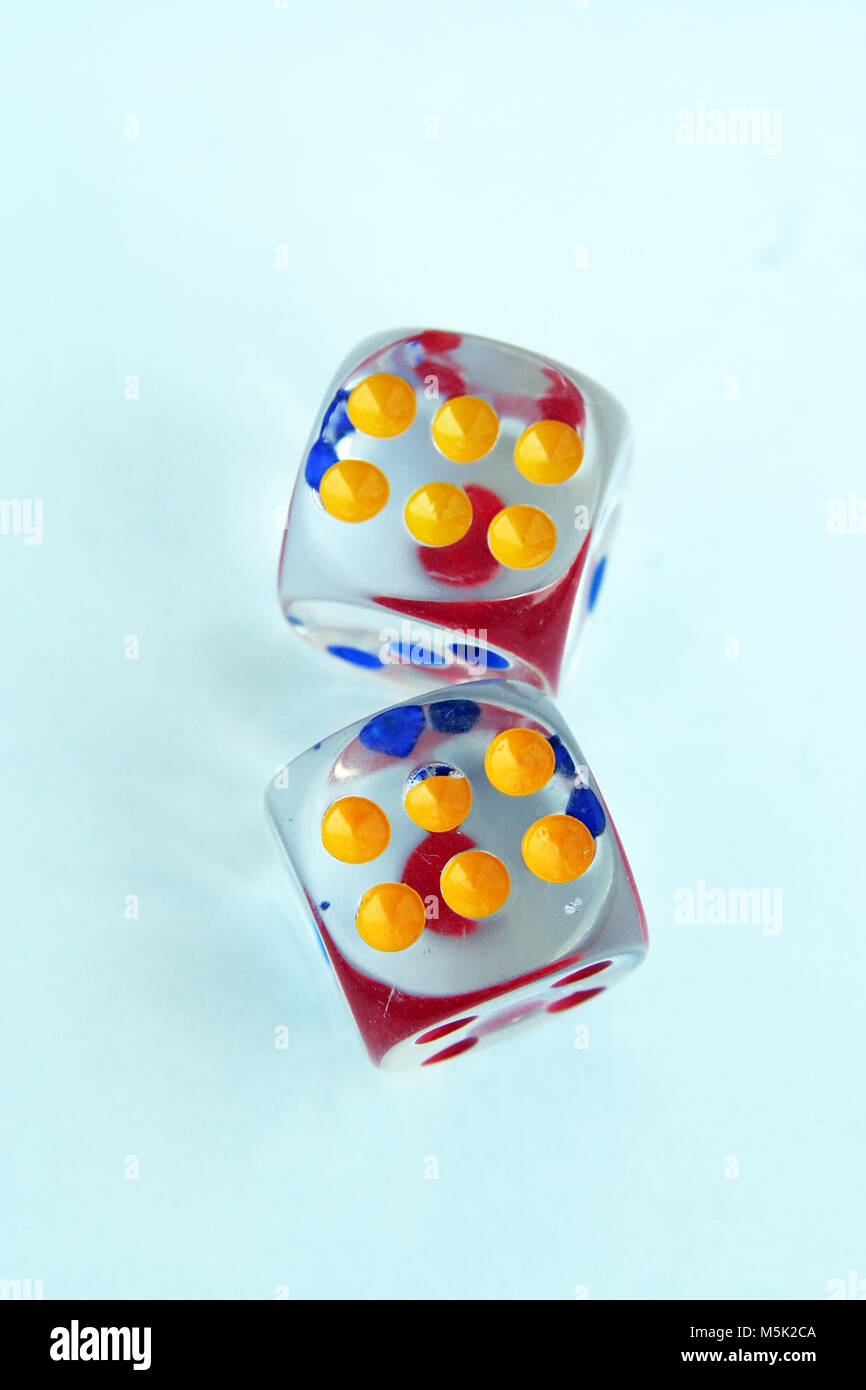 Glas Würfel. Transparentes Glas Würfel. Transparenten Würfel. Stockfoto