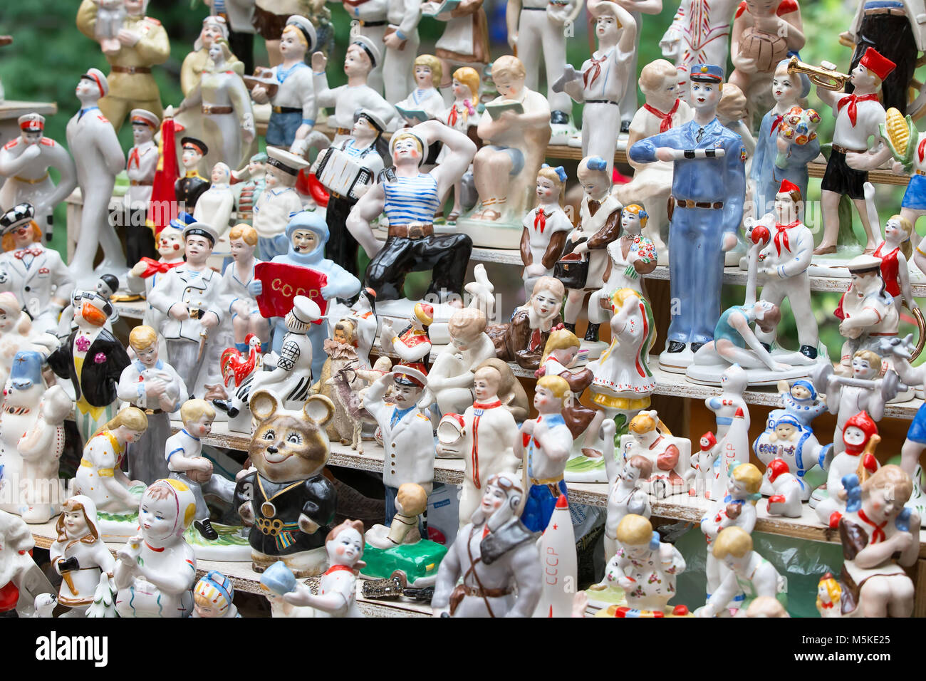 Altes Russisches Porzellan Spielzeug Stockfotos und -bilder Kaufen - Alamy