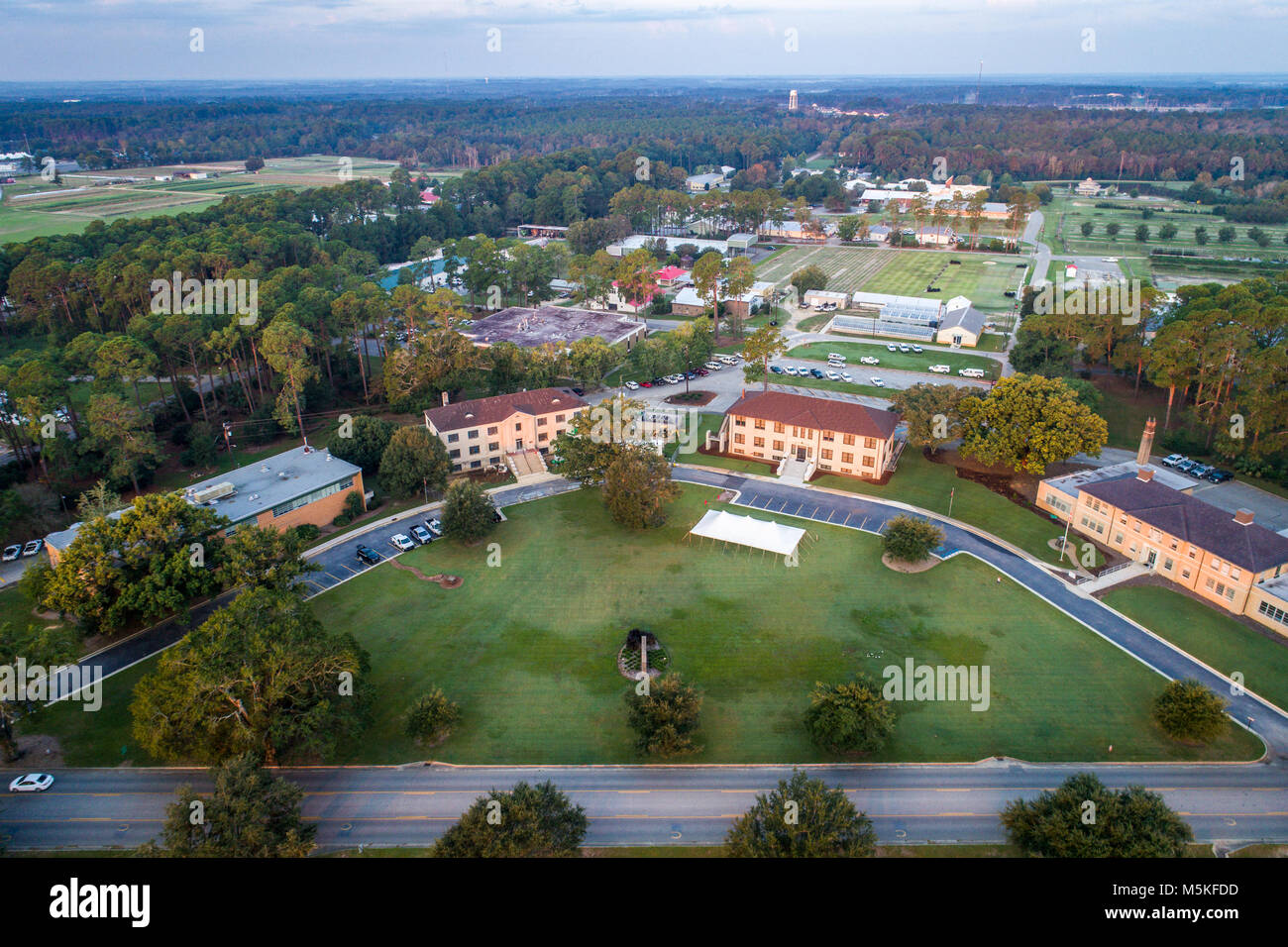 Luftbild mit Blick auf die Vorderseite der Universität von Georgia Tifton, Coastal Plain, Campus und darüber hinaus Stockfoto