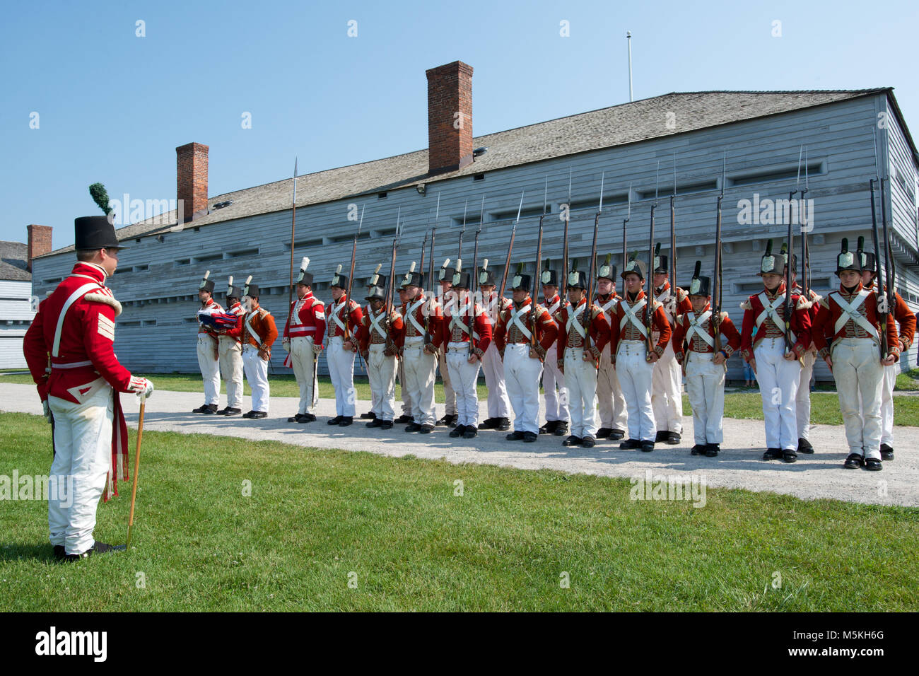 Am Morgen Parade und Inspektion im Fort George Historic Site, Niagara-on-the-Lake, Ontario, Kanada Stockfoto