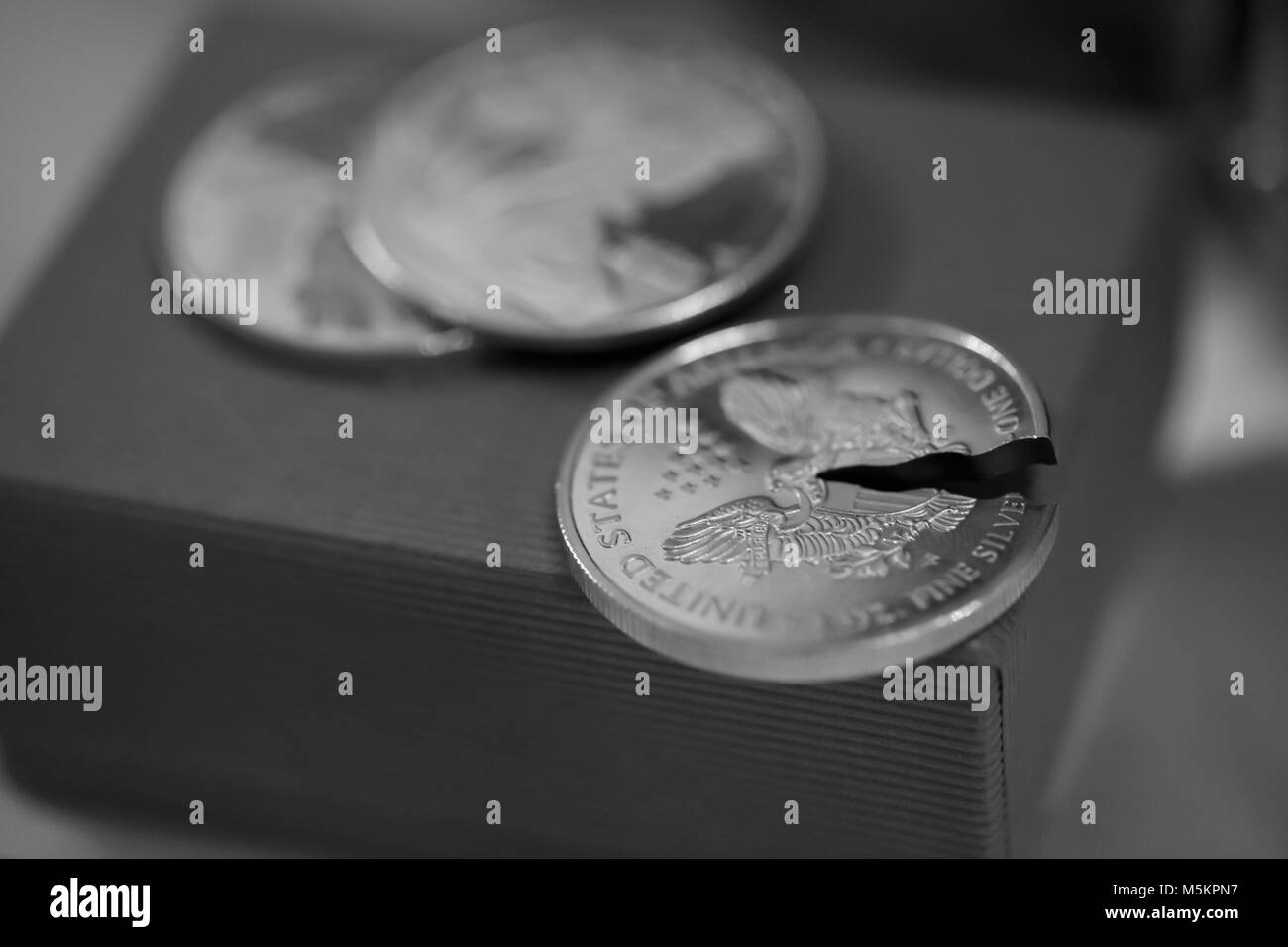 Gruppe von Münzen, die für den Magier Stockfoto