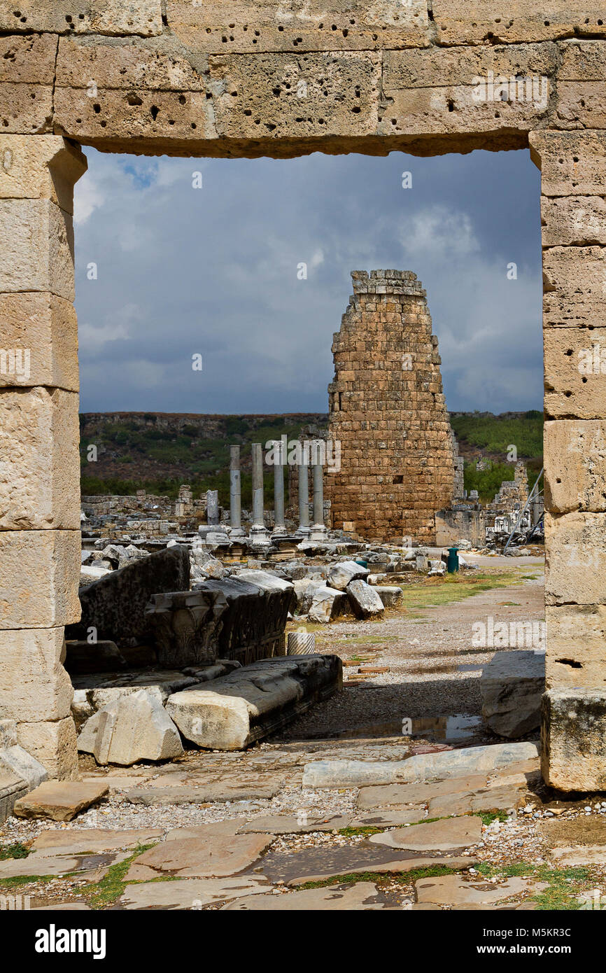 Überreste der römischen Stadt von Perge, Antalya, Türkei. Stockfoto