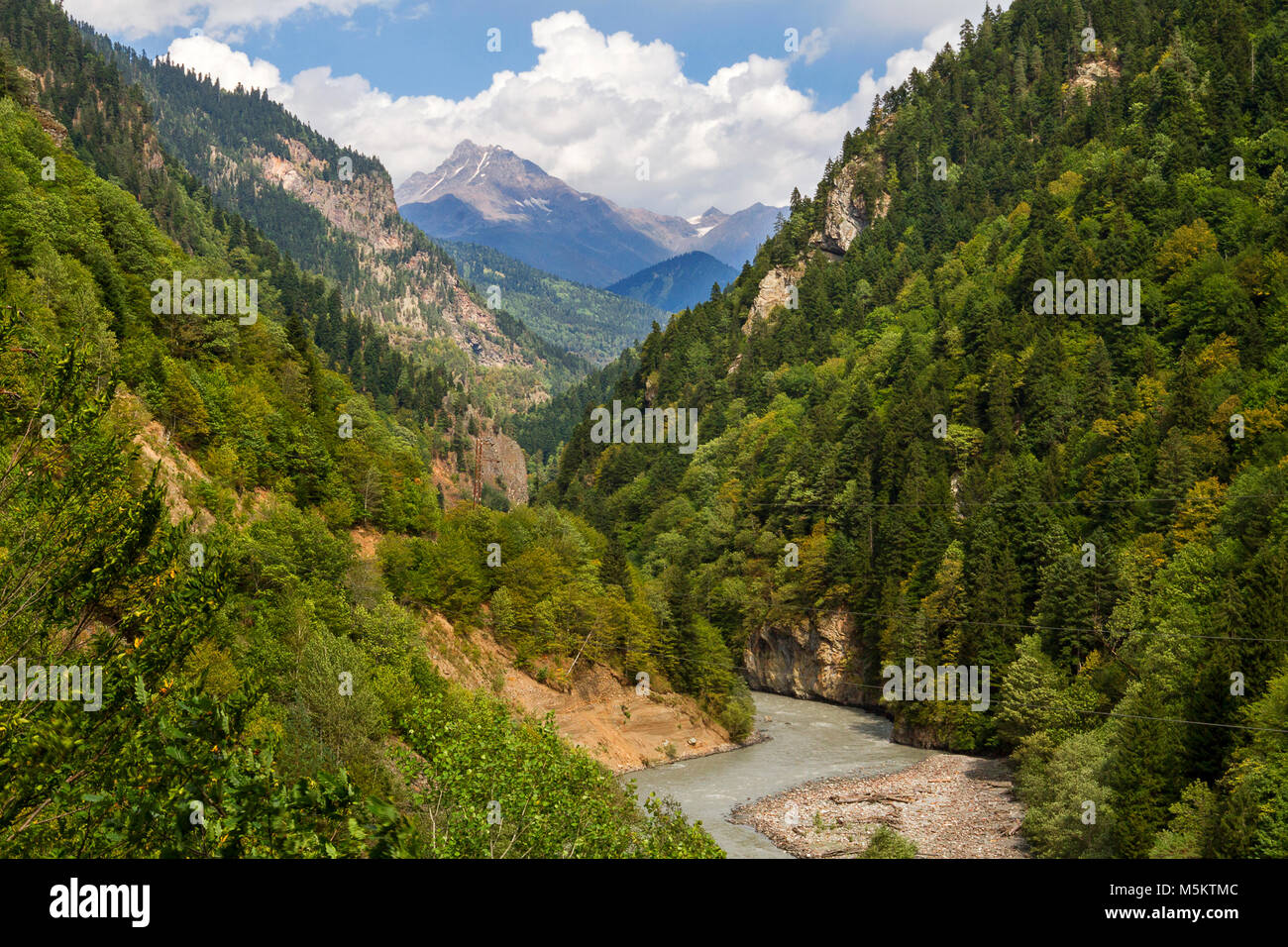 Blick über den Kaukasus in Georgien. Stockfoto