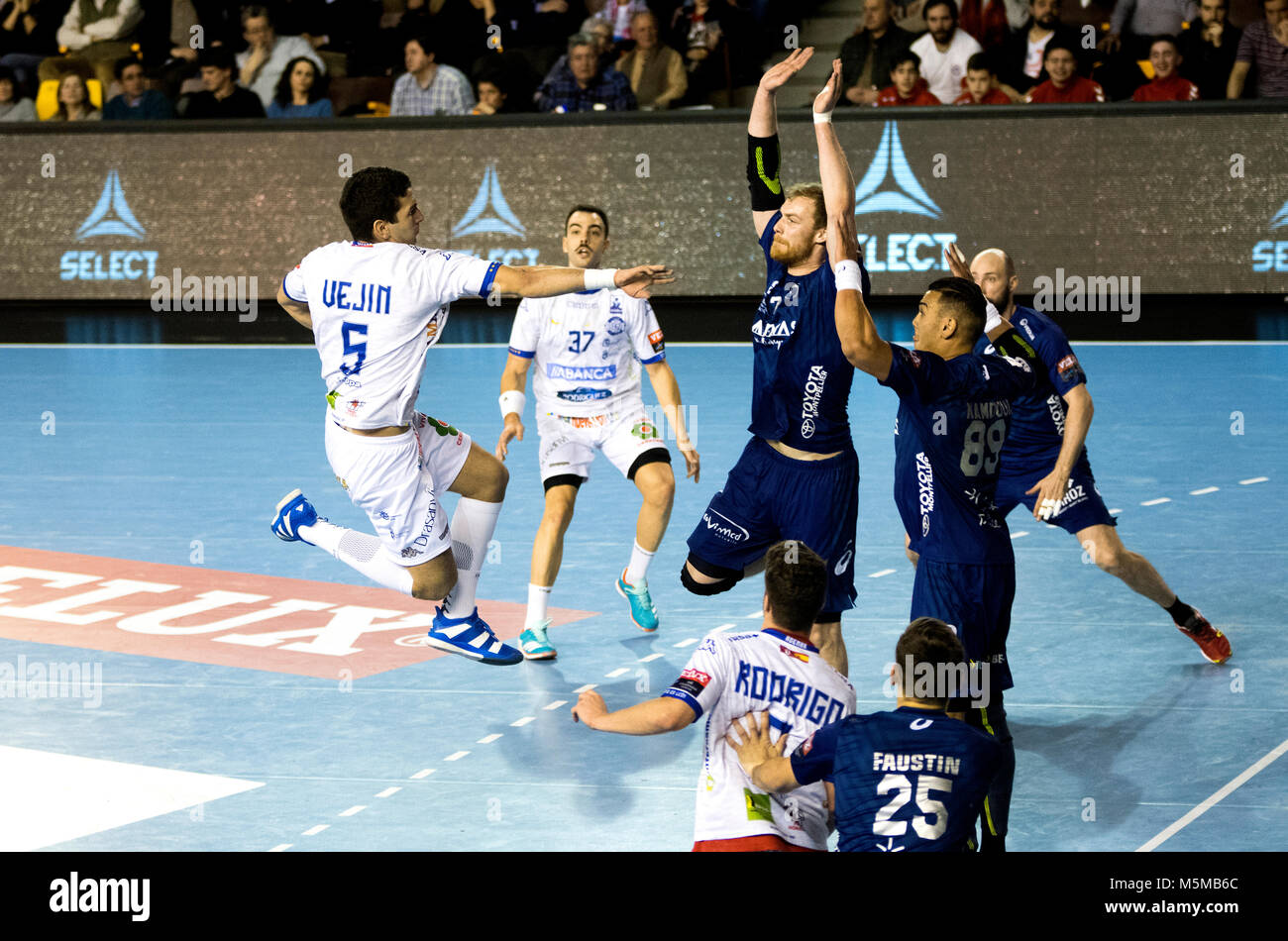 Leon, Spanien. 24. Februar, 2018. (Vejin predag Ademar Leon) in Aktion von Montpellier-Player beim Handball Match von VELUX EHF Chamions League 2017/2018 zwischen Ademar Leon und Montpellier HB im Sportzentrum bedeckt am 24. Februar 2018 in Leon, Spanien. © David Gato/Alamy leben Nachrichten Stockfoto