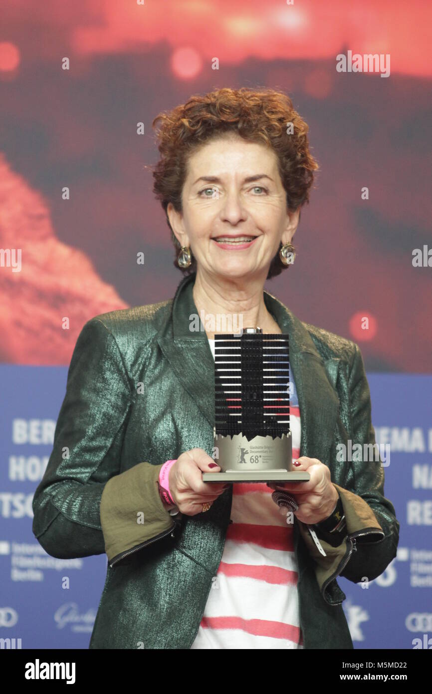 Berlin, Deutschland. 24. Februar, 2018. Gewinner von Glashütte Original-DOKUMENTARFILMPREIS aus der 68. Berlinale, Film; "waldheims Walzer" von Ruth Beckermann, Berlin, Deutschland. 24. Februar, 2018. Mit: Ruth Beckermann, Pressekonferenz im Grand Hyatt Hotel in Berlin/Deutschland, 68. Berlinale, "Credits: T.O. Bilder/Alamy Live News" Stockfoto