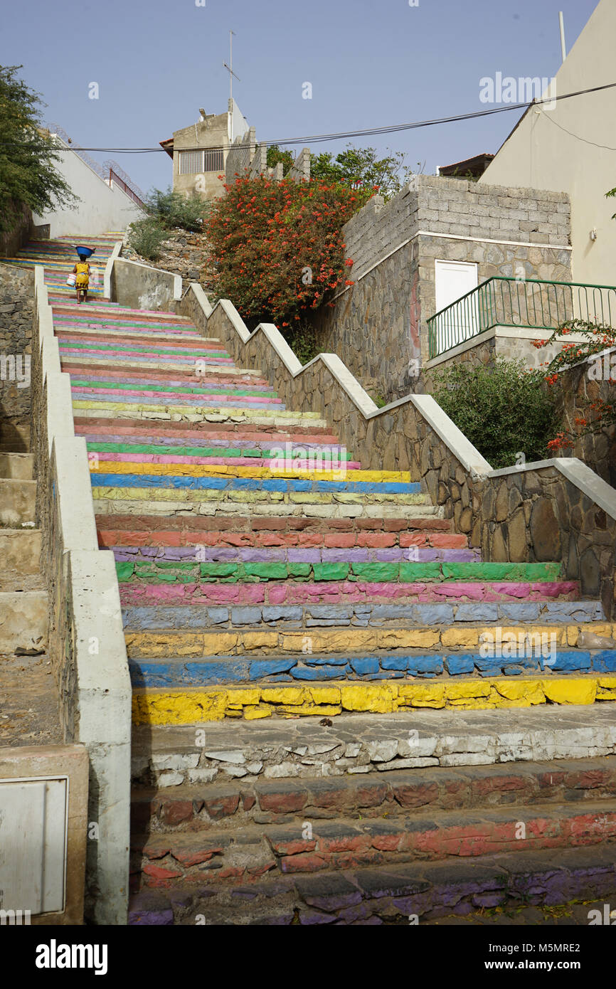 Bunt bemalten Schritte in Praia, Santiago, Kap Verde Stockfoto