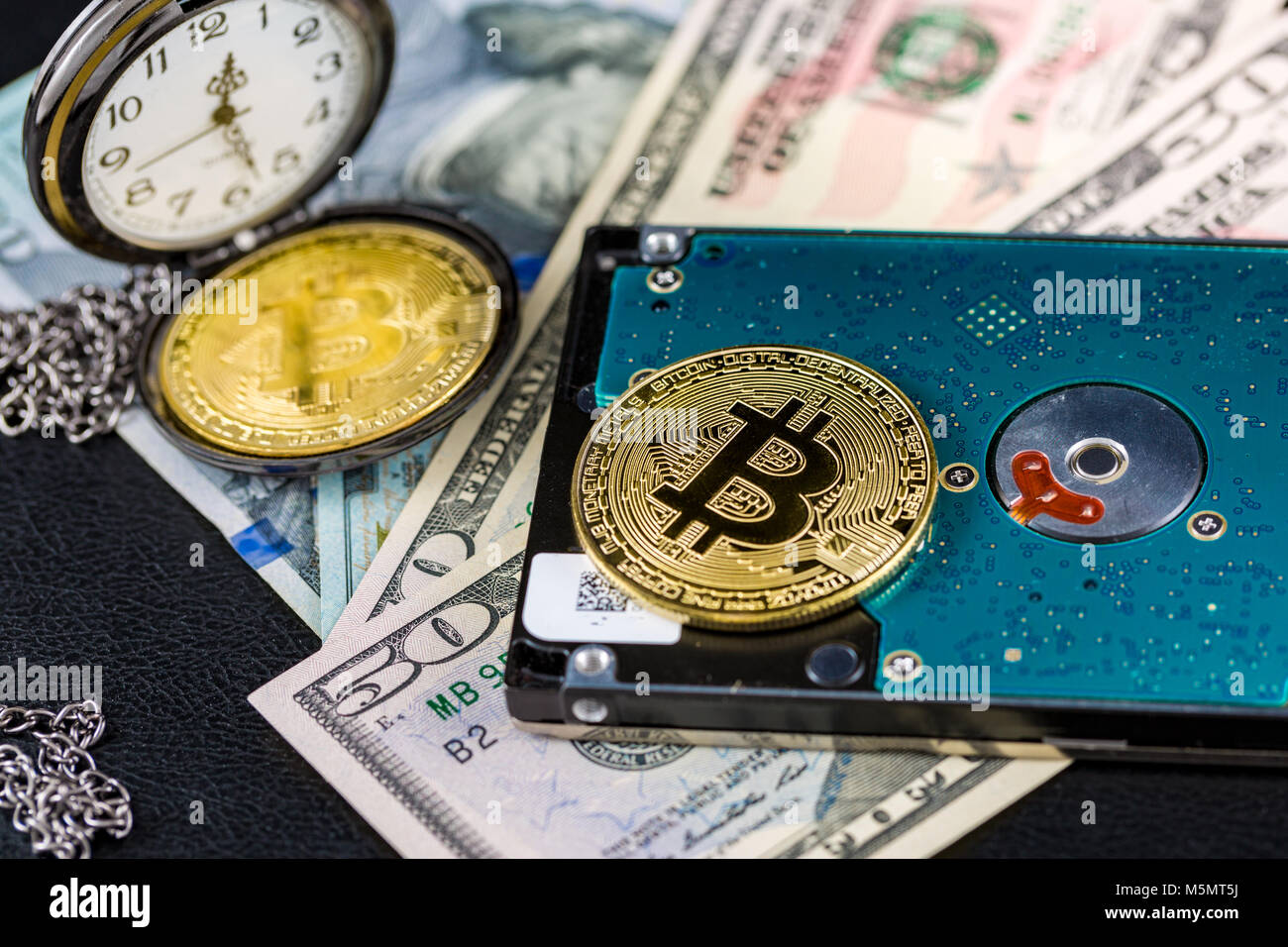 Bitcoin BTC auf Festplatte, Festplatte mit Krypto-Währung, Digital Money  Concept Stockfotografie - Alamy