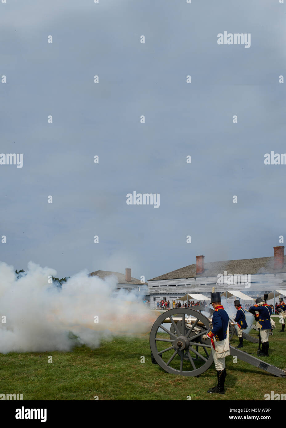 Canon feuern Demonstration am Fort George, Niagara-on-the-Lake, Ontario, Kanada Stockfoto