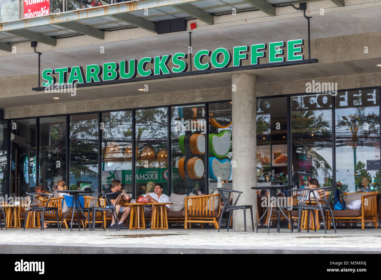 Kaffee von Starbucks Cafe, Patong Beach, Phuket, Thailand Stockfoto