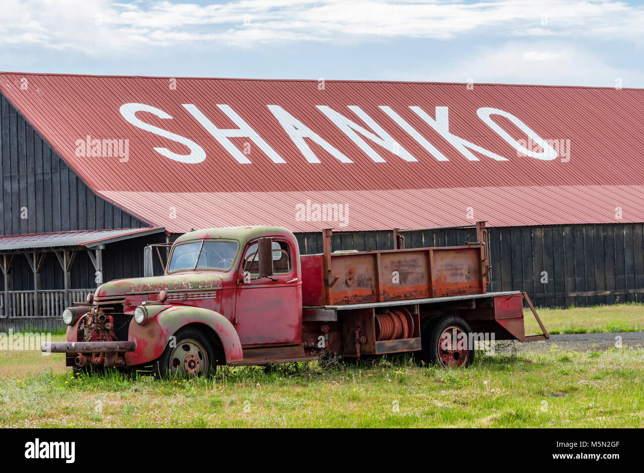 Das Löschfahrzeug aus Oregon Ghost Town, Shaniko. Befindet sich in der hohen Wüste von östlichen Oregon Shaniko ist heute fast ausgestorben. Stockfoto