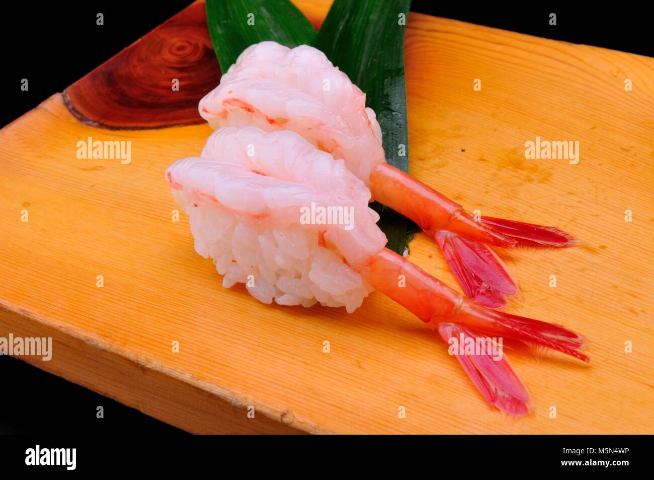 Garnelen sushi -Fotos und -Bildmaterial in hoher Auflösung – Alamy