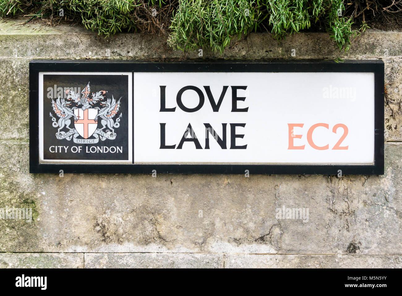 Street Sign For Love Lane in der Londoner City Stockfoto