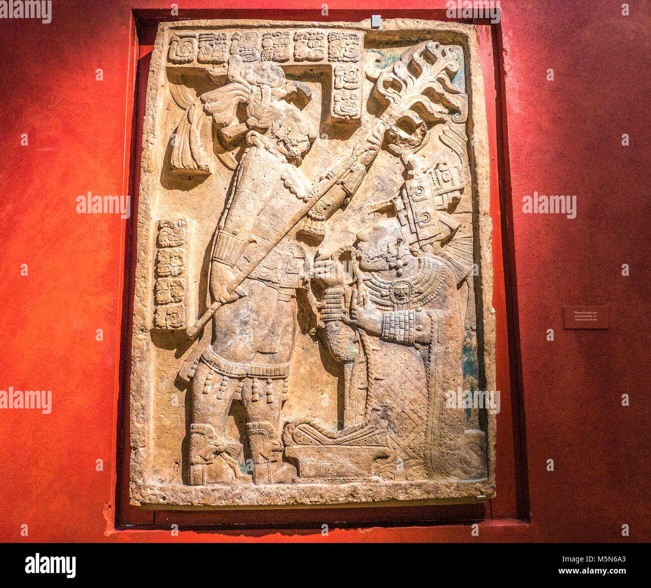 Kalkstein türsturz Entlastung von Yaxchilan, Mexiko, im Britischen Museum (für die menschliche Geschichte, Kunst und Kultur). Central London, England, UK. Stockfoto