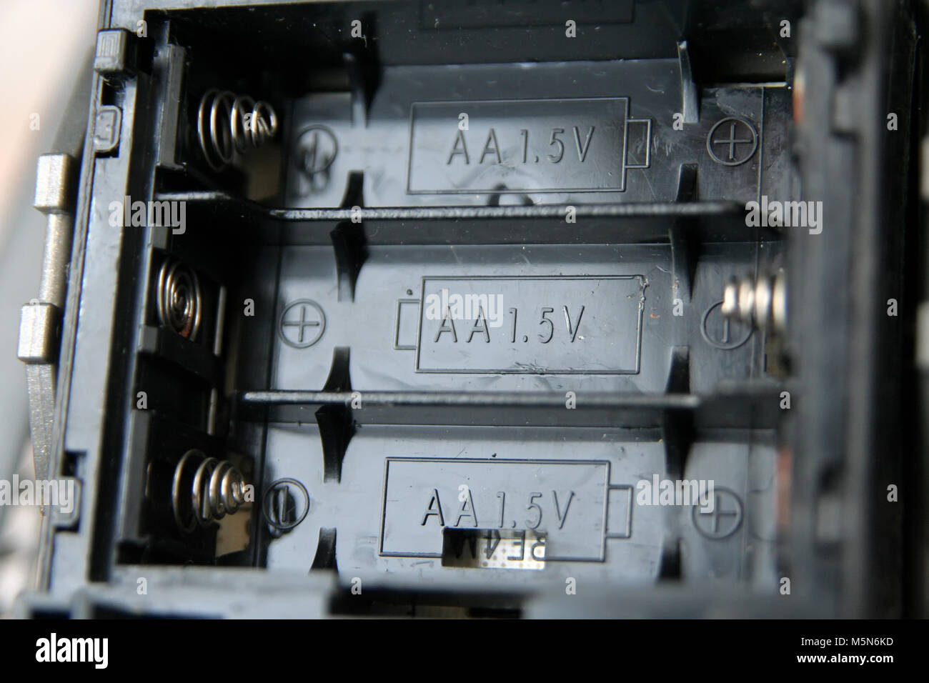 Batteriekasten. Kunststoff Batterie power Box. AA-Batterie. Stockfoto