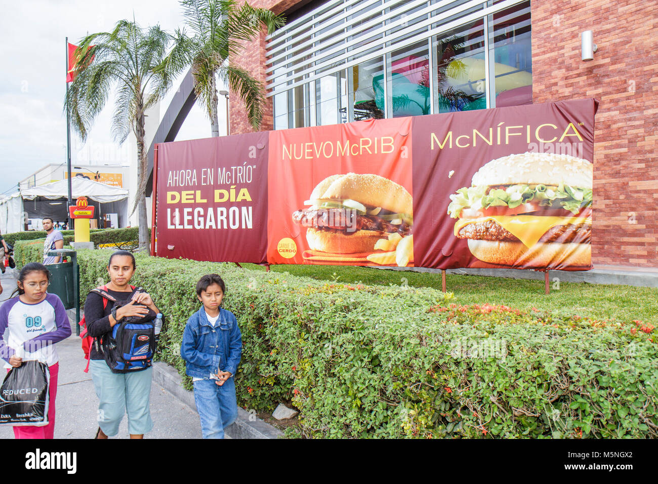 Cancun Mexico, Mexican, Yucatán Peninsula, Quintana Roo, Avenida Tulum, McDonald's, Burger, Hamburger, Franchise, globales Unternehmen, Fast Food, Franchise, Hamburger Stockfoto