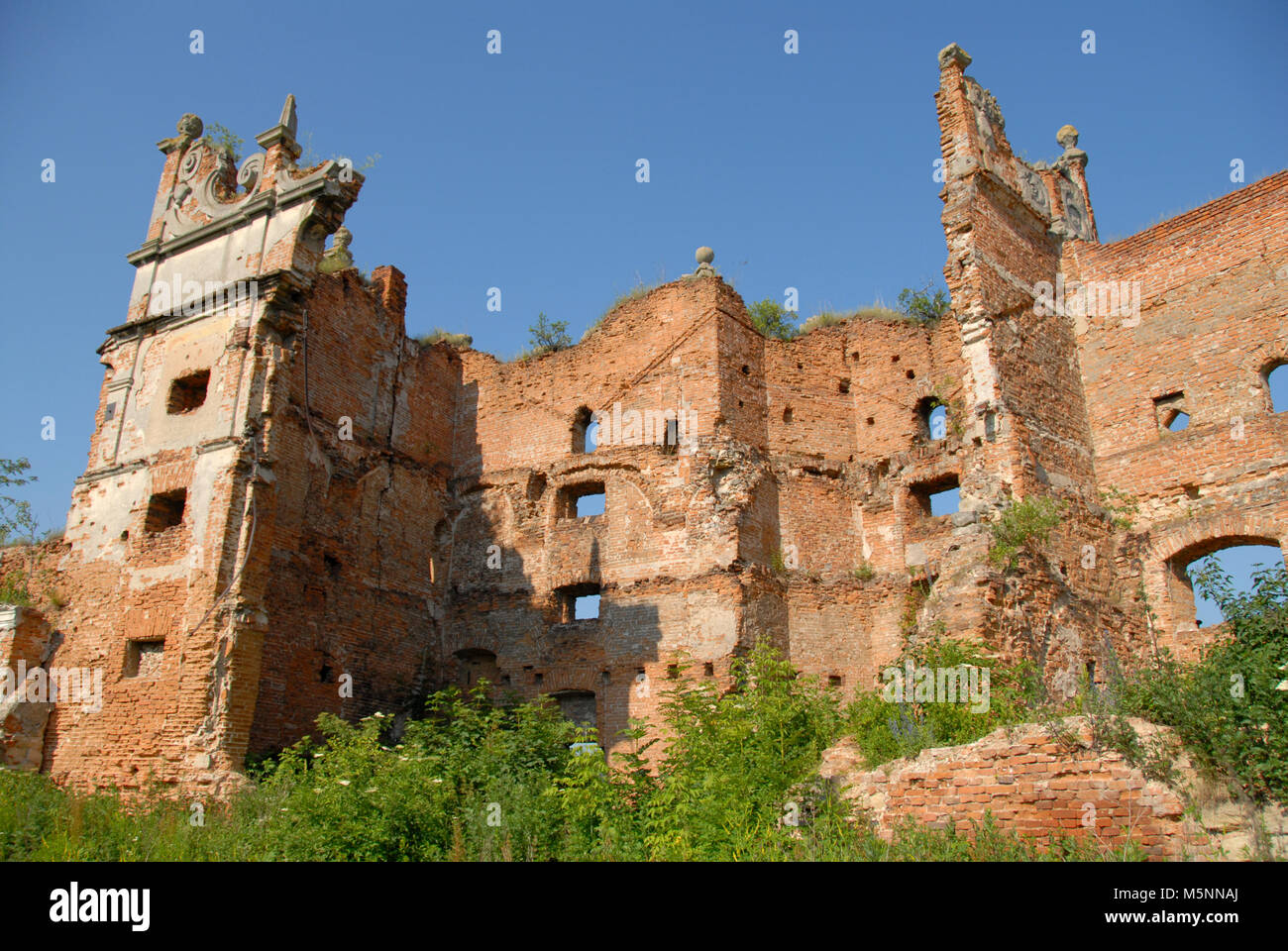 Stare Selo (altes Dorf) Schloss, Region Lviv, Ukraine. Schloss in der Stare Selo (altes Dorf) in der Nähe von Lviv in der westlichen Ukraine. Stockfoto