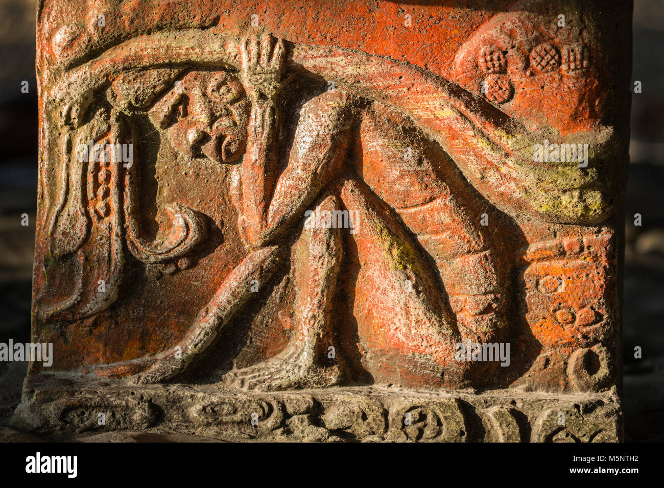Maya Ruinen Relief in Lamanai in Belize Stockfoto
