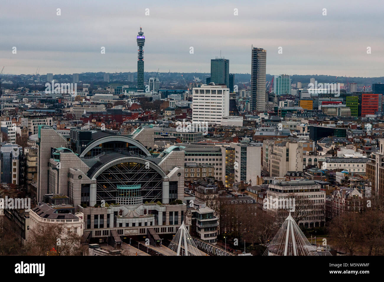 Eine Luftaufnahme Von Charing Cross Station Und Die Skyline