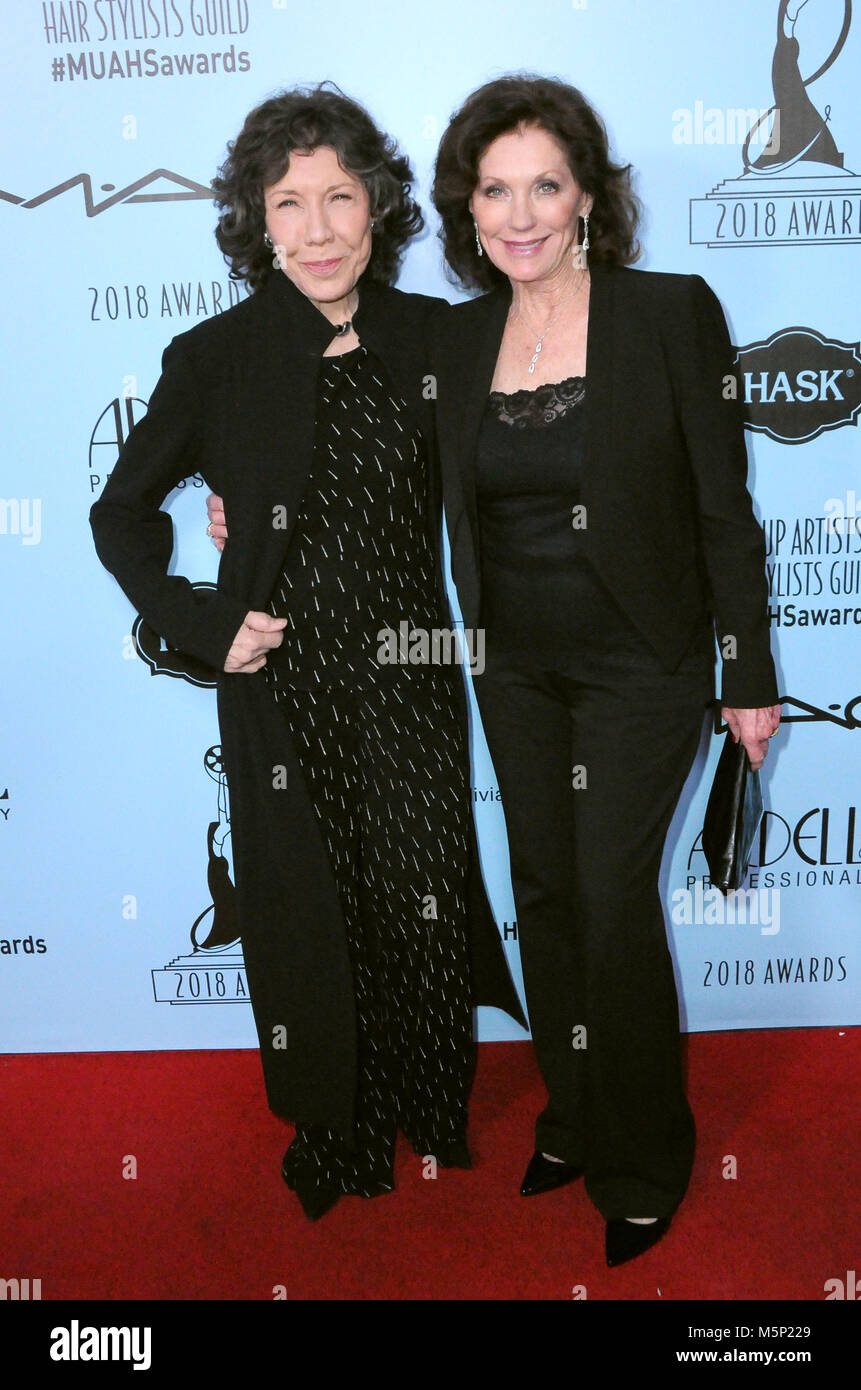 Los Angeles, Kalifornien, USA. 24. Februar, 2018. (L-R) Schauspielerin Lily Tomlin und Friseur Marlene D. Williams besucht die 2018 Make-up und Hair Stylisten Guild Awards in Novo am 24. Februar in Los Angeles, Kalifornien 2018. Foto von Barry King/Alamy leben Nachrichten Stockfoto