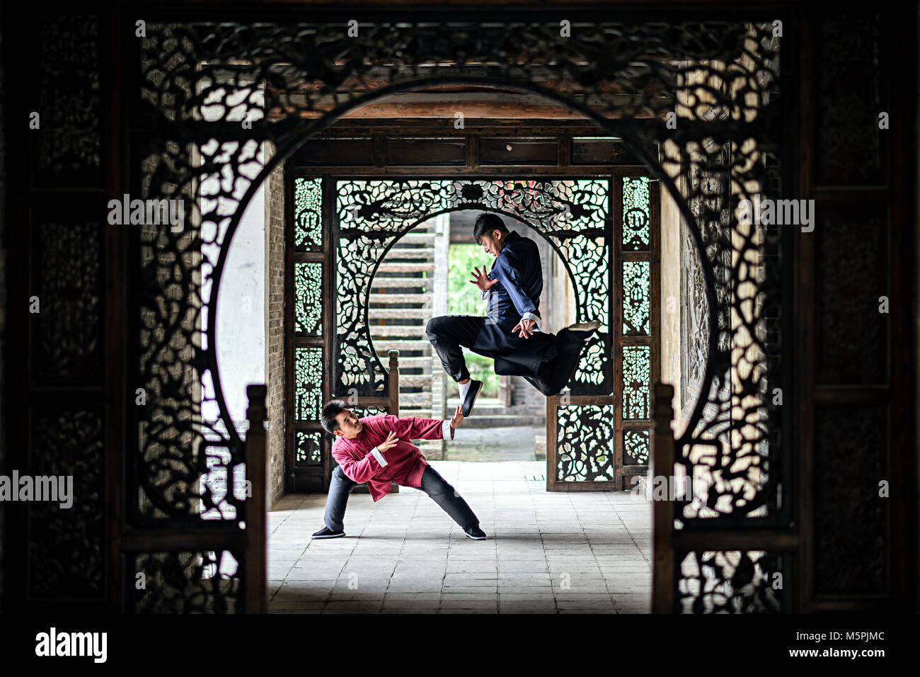 Kung fu fight -Fotos und -Bildmaterial in hoher Auflösung – Alamy