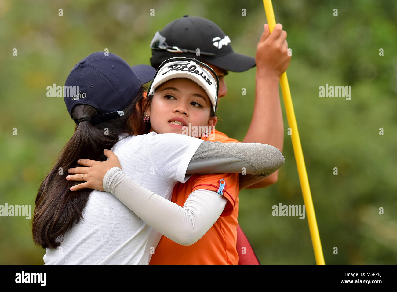 Danau, UKM Bangi - 11. Februar: Ashley Chin Yen Ling und Zulaikah Nasser feiert nach der letzten Runde des Danau Junior Meisterschaft an D Stockfoto