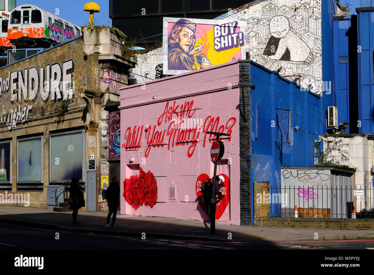 Graffiti und Kunst Wandbilder, Great Eastern Street, Shoreditch, London, Vereinigtes Königreich Stockfoto