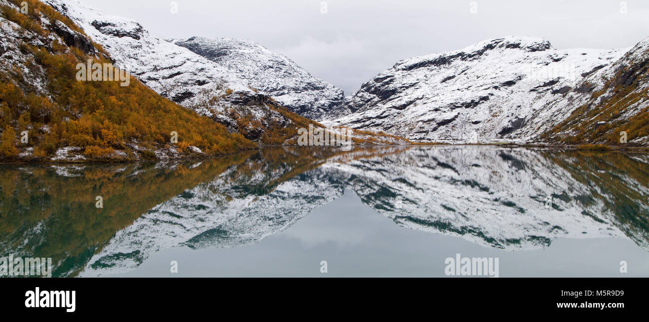 See Bovertunvatnet in die Nationalparks Jotunheimen, Norwegen. Stockfoto