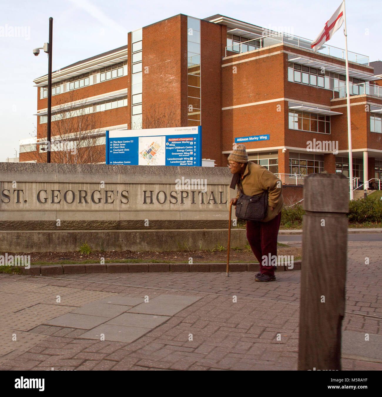 Farbfoto von St Georges Hospital, Tooting, London, England, UK. Credit: London Snapper Stockfoto
