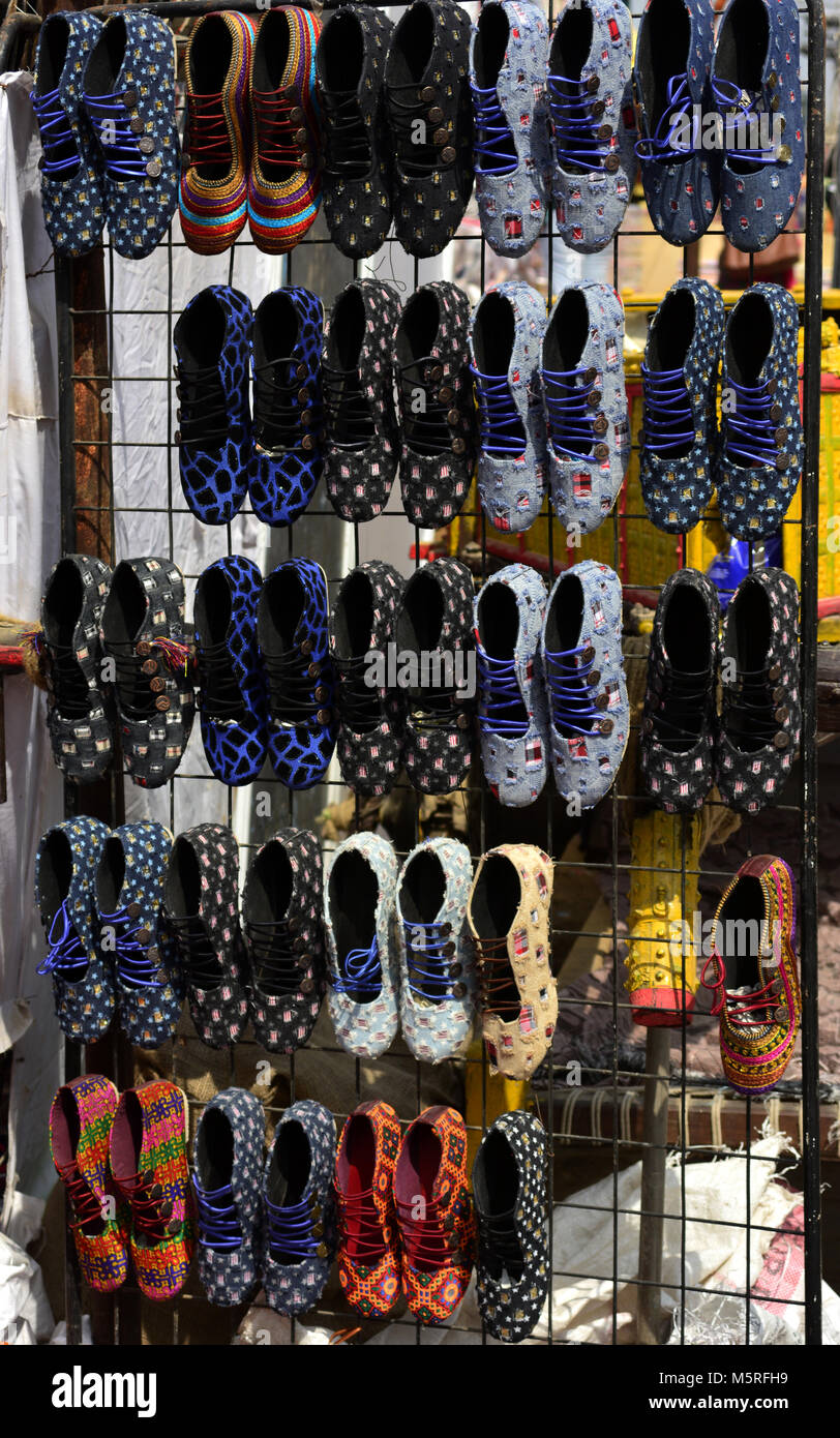 Schuhe Abschaltdruck am Surajkund Fair Stockfoto