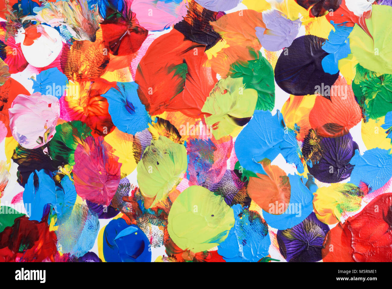 Mehrfarbig gebeizt Hintergrund mit Pinsel gemacht Stockfoto