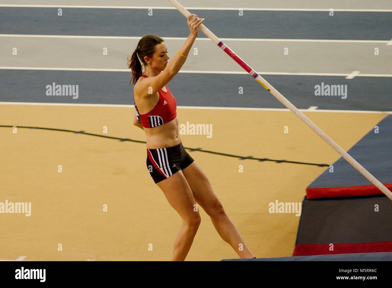 Glasgow, Schottland, 25. Februar 2018. Katharina Bauer von Deutschland im Stabhochsprung an der Muller Indoor Grand Prix in Glasgow. Credit: Colin Edwards/Alamy Leben Nachrichten. Stockfoto