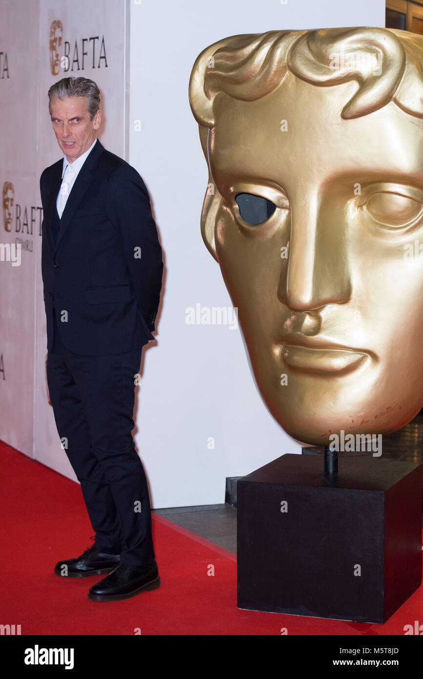 Peter Capaldi posiert für ein Foto bei der 26 Britischen Akademie Cymru Awards auf der St. David's Hall am 8. Oktober 2017 in Cardiff, Wales. Stockfoto