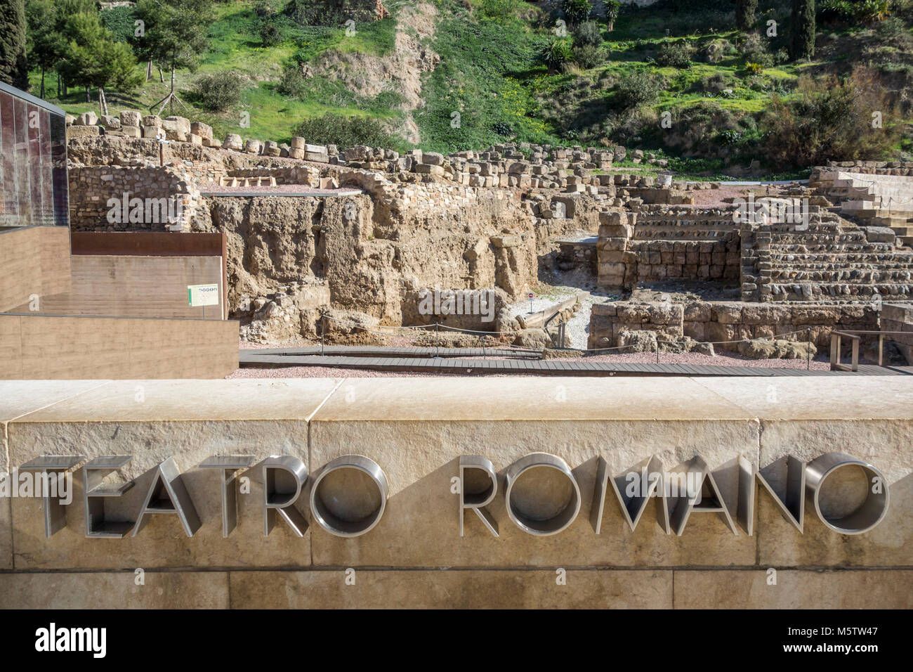 Antike Ruinen römischen Theater, das Teatro Romano. Malaga, Spanien. Stockfoto