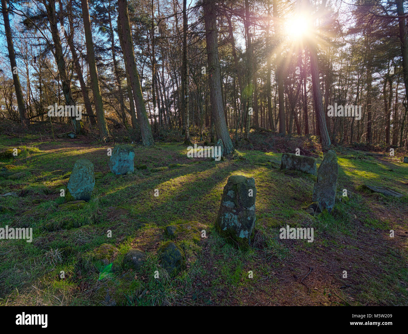 Puppe Tor Bronzezeit Steinkreis, sechs Steine & ein Cairn, in der Nähe von Stanton Moor Peak, Peak District National Park, Derbyshire, England, Großbritannien Stockfoto