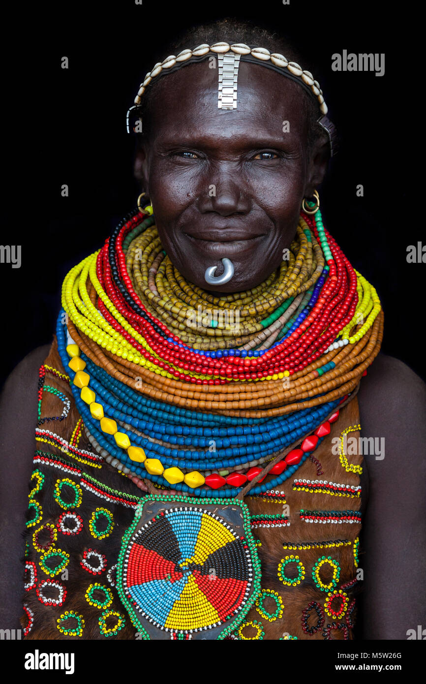 Das Porträt einer Frau aus dem Stamm Nyangatom, untere Omo Valley, Äthiopien Stockfoto