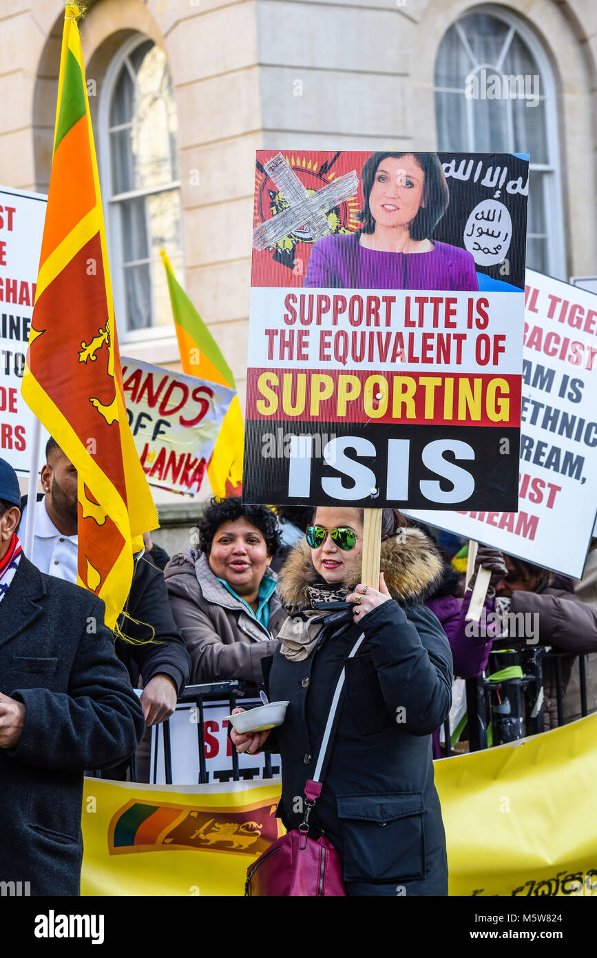 Ein Protest in Whitehall, London gegen die Aktionen der Befreiungstiger von Tamil Eelam LTTE in Sri Lanka Stockfoto