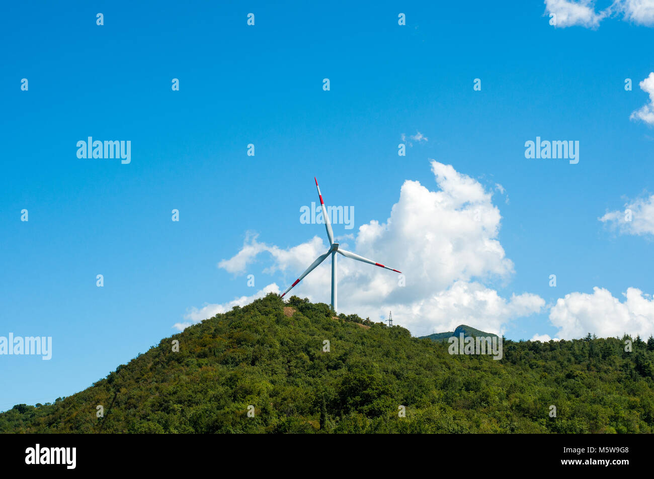 Mühle Windenergieanlagen für Umwelt saubere Energie Produktion Stockfoto